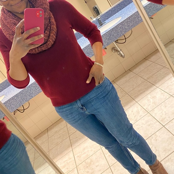 Used 100% Cashmere Women's V-Neck Long-Sleeve Sweater size Large Crantini color - Picture 10 of 10